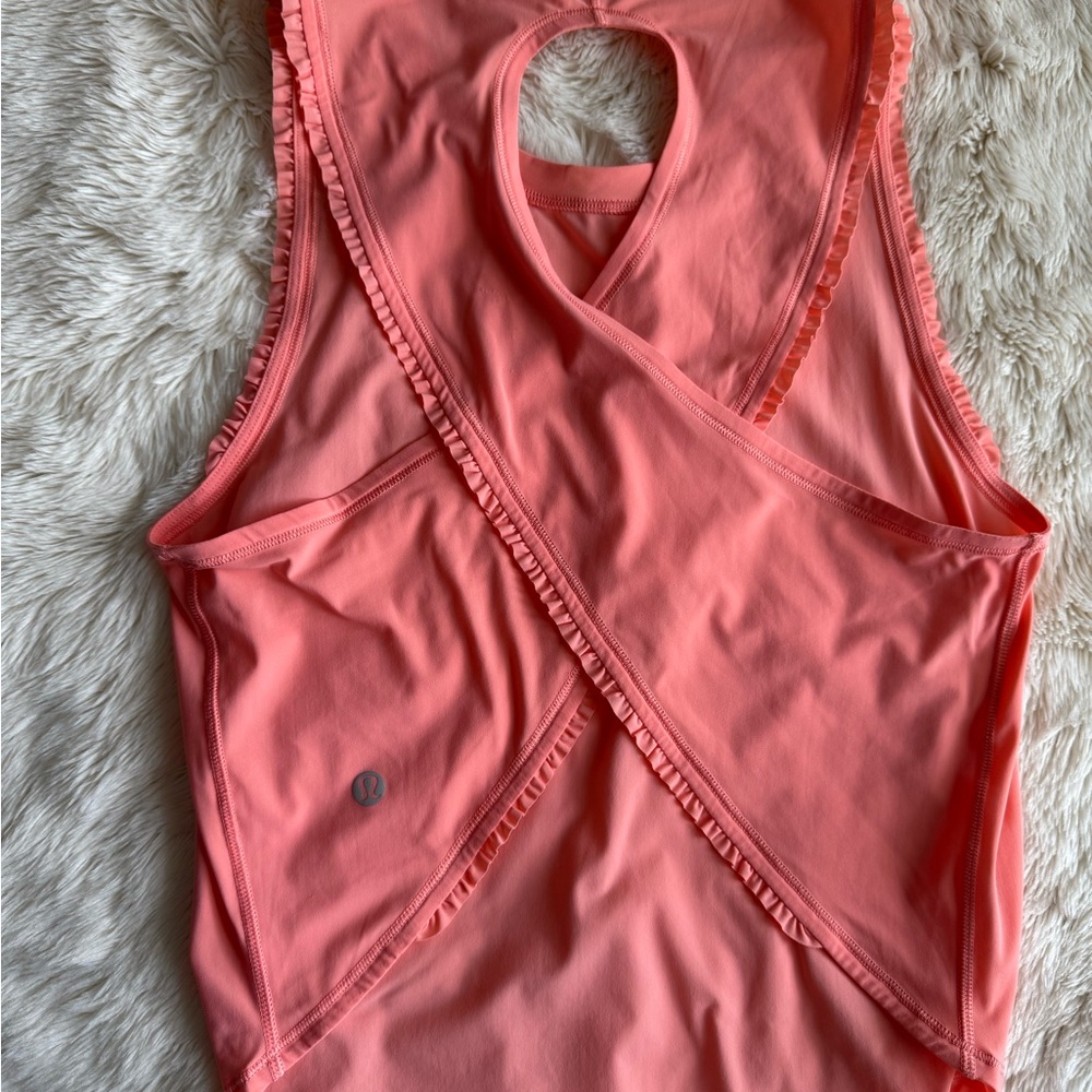 Lululemon Women's workout Top - Picture 3 of 3